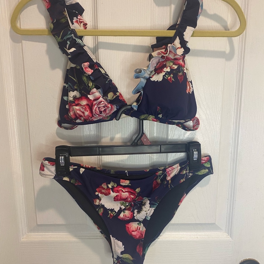 CUPSE Floral Print Bikini Set